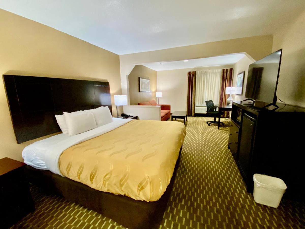 Quality Inn & Suites Pine Bluff Eksteriør bilde