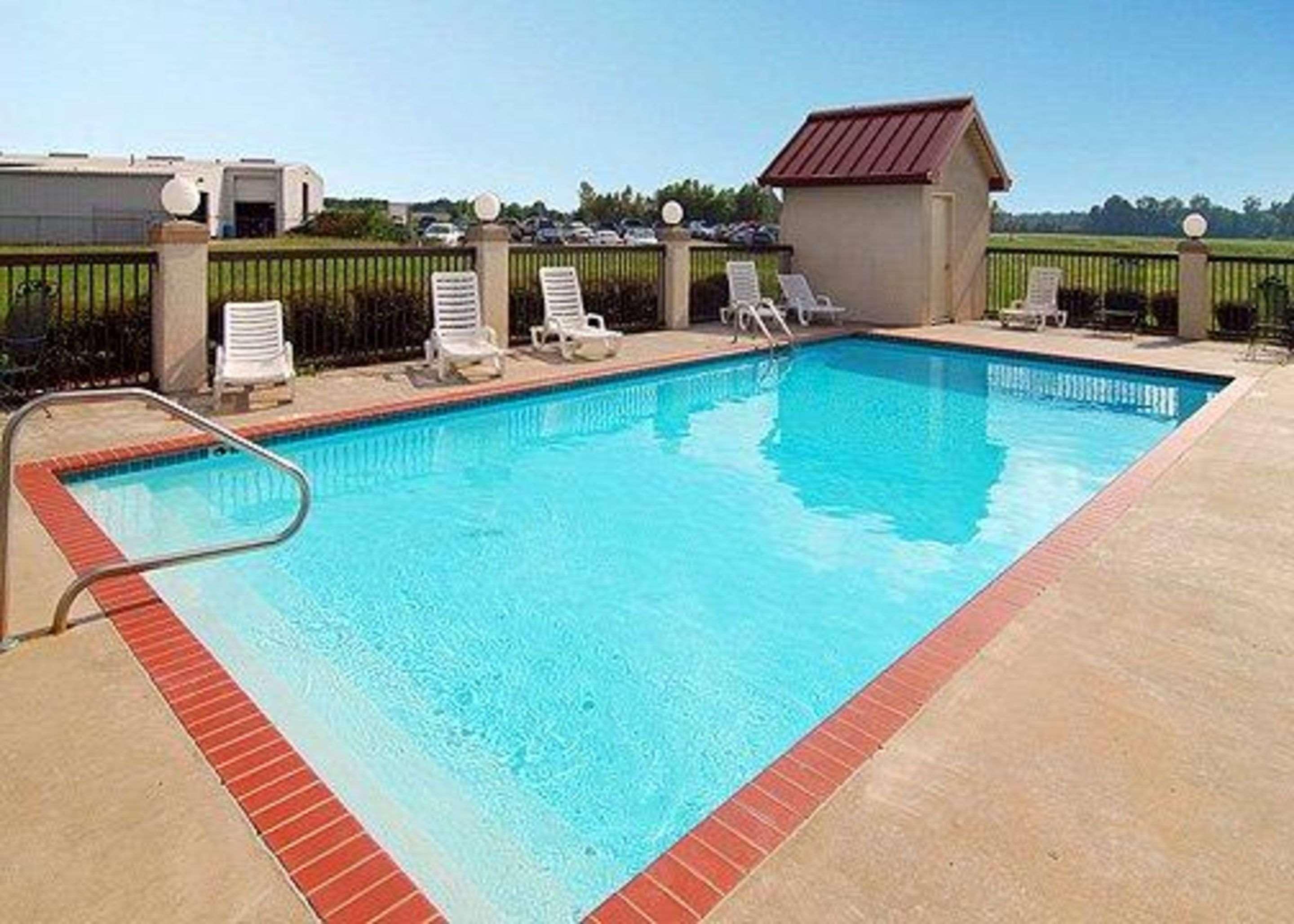 Quality Inn & Suites Pine Bluff Eksteriør bilde