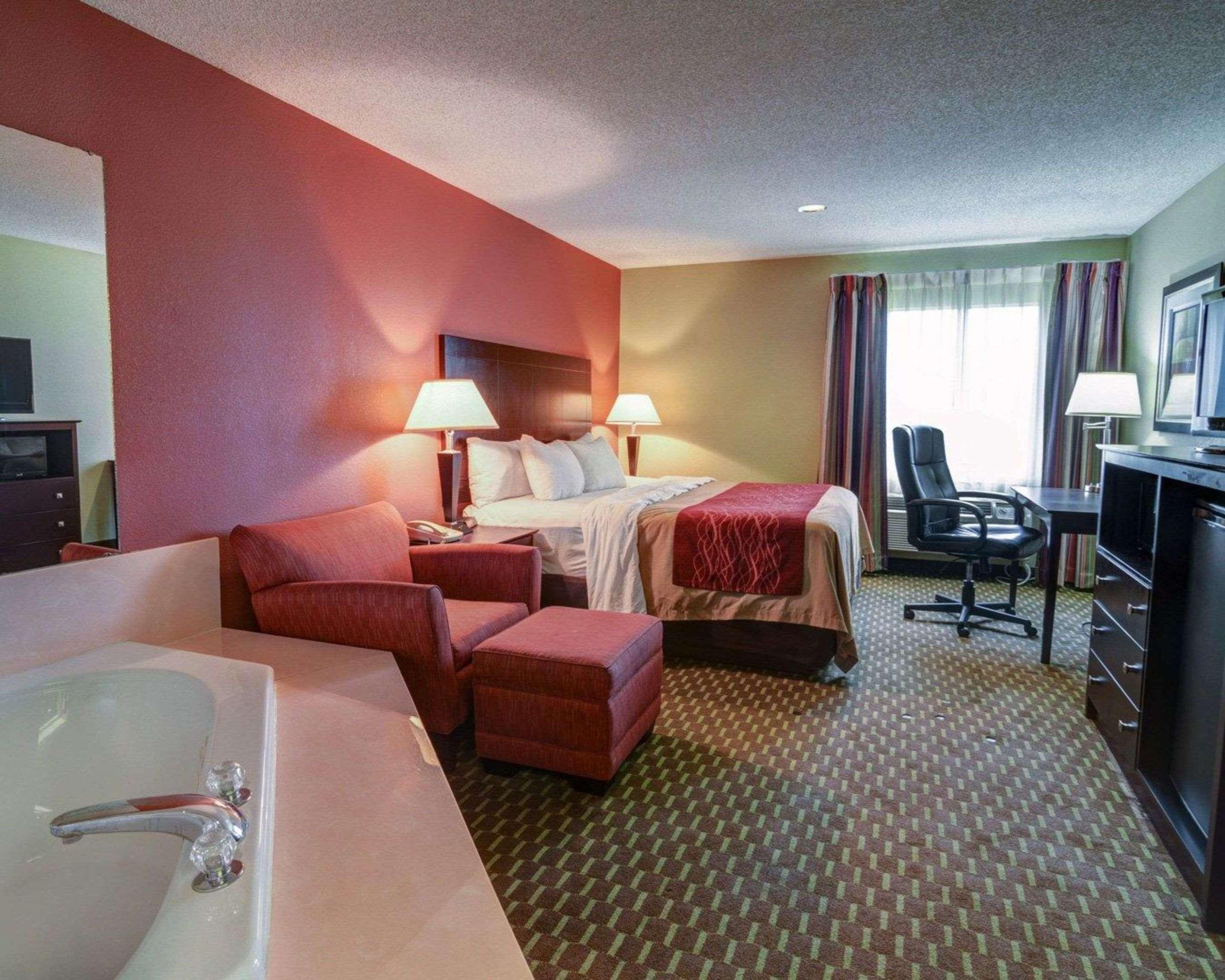 Quality Inn & Suites Pine Bluff Eksteriør bilde