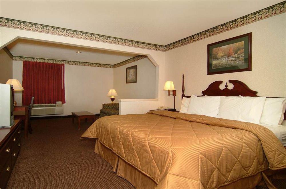 Quality Inn & Suites Pine Bluff Rom bilde